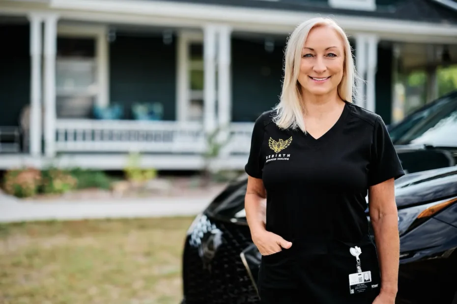 A Rebirth Advanced Healing clinician arrives at a home of a chronic wound patient.